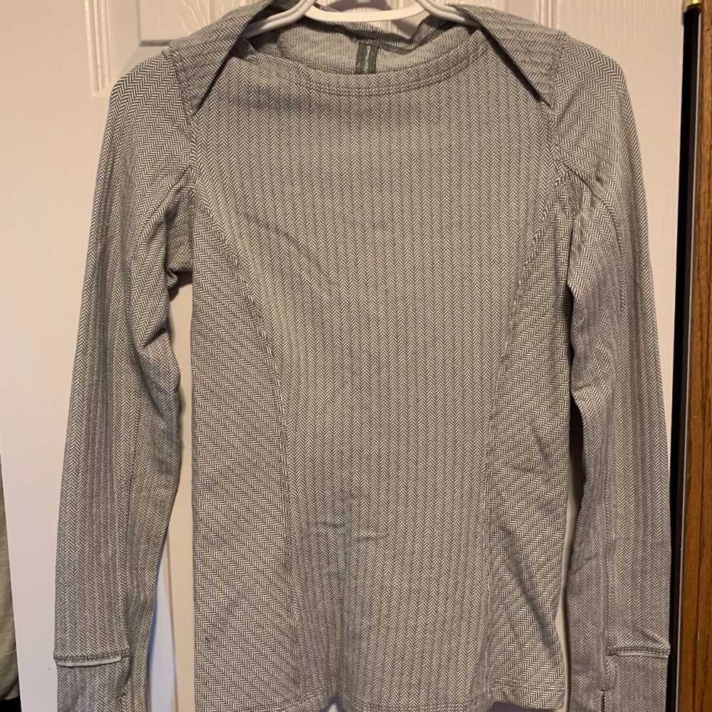 Lululemon Grey long sleeve Shirt